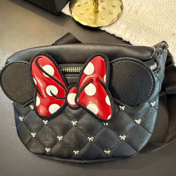 Loungefly Disney/Minnie Mouse Fanny Pack - Picture 1 of 1